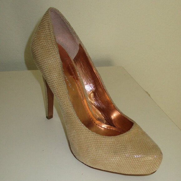 BCBGeneration "Parade" Womens Tan Leather .75" Platform Pump w/4" (net) Heel- 8M - Picture 1 of 11